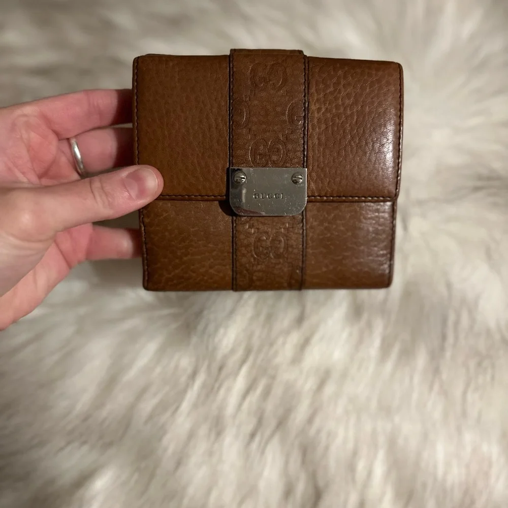 Authentic VINTAGE Gucci Guccissima Bifold Wallet (make an offer)